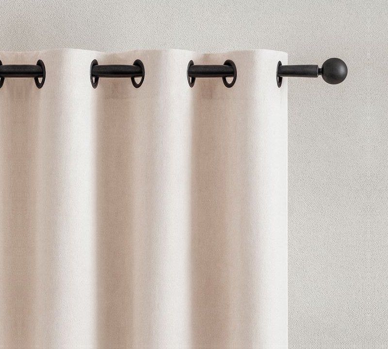 Grommet curtain header